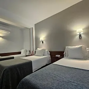 hotel-les-7-claus.andorra-la-vella-hotels.net/